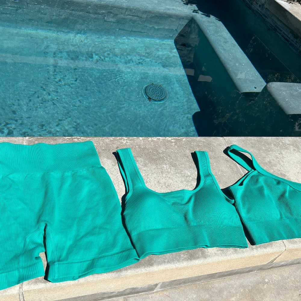 Green Active Set - 2 Sports Bras + High Waist Shorts